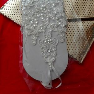 Bridal One Finger Lace Gloves